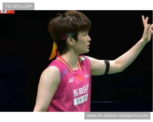 亚锦赛女双四强战报圣坛组合2-0轻松取胜激动击掌庆祝得分瞬间